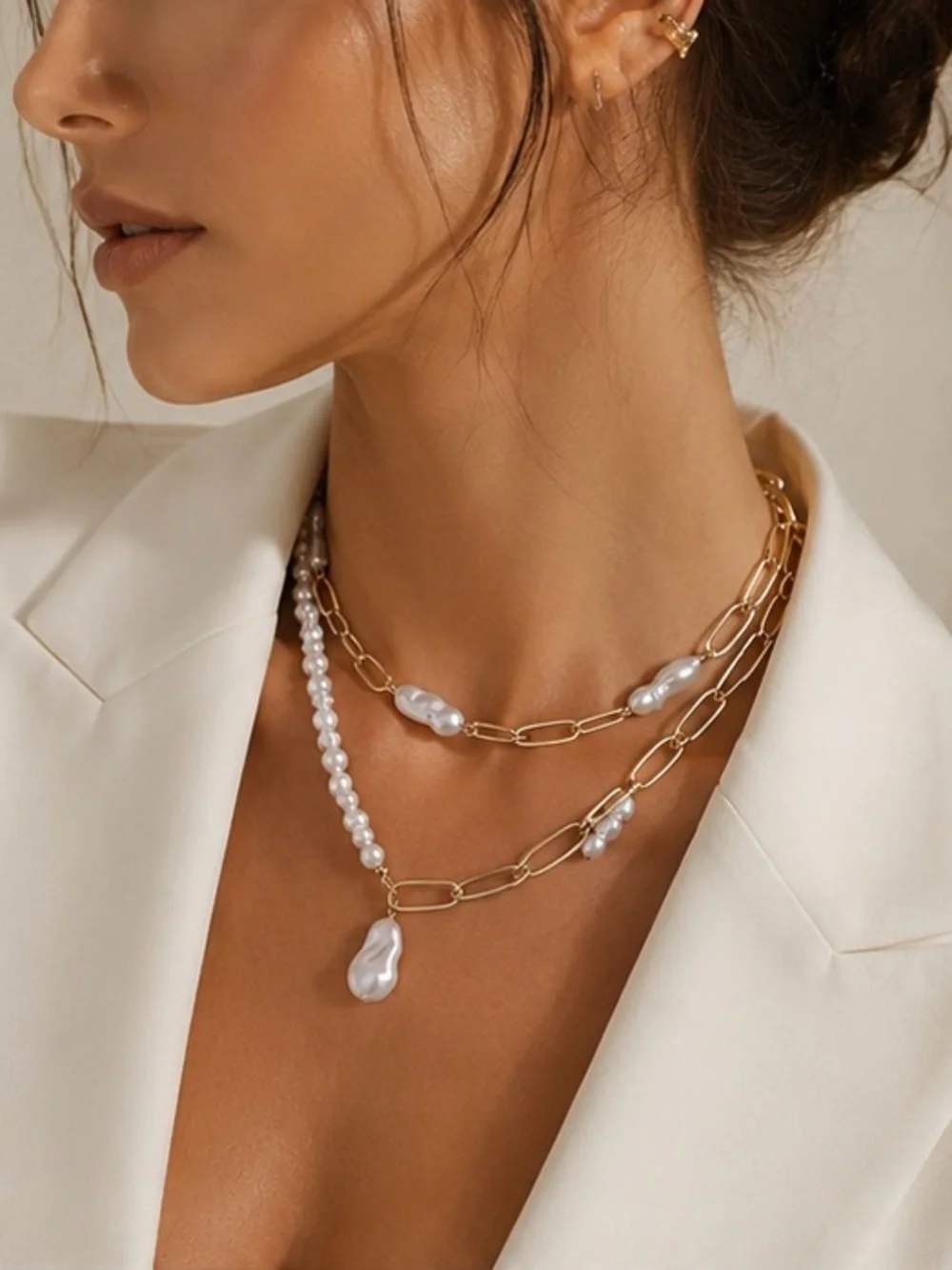 Luxe Baroque Pearl Layered Necklace - Picture 2 of 5